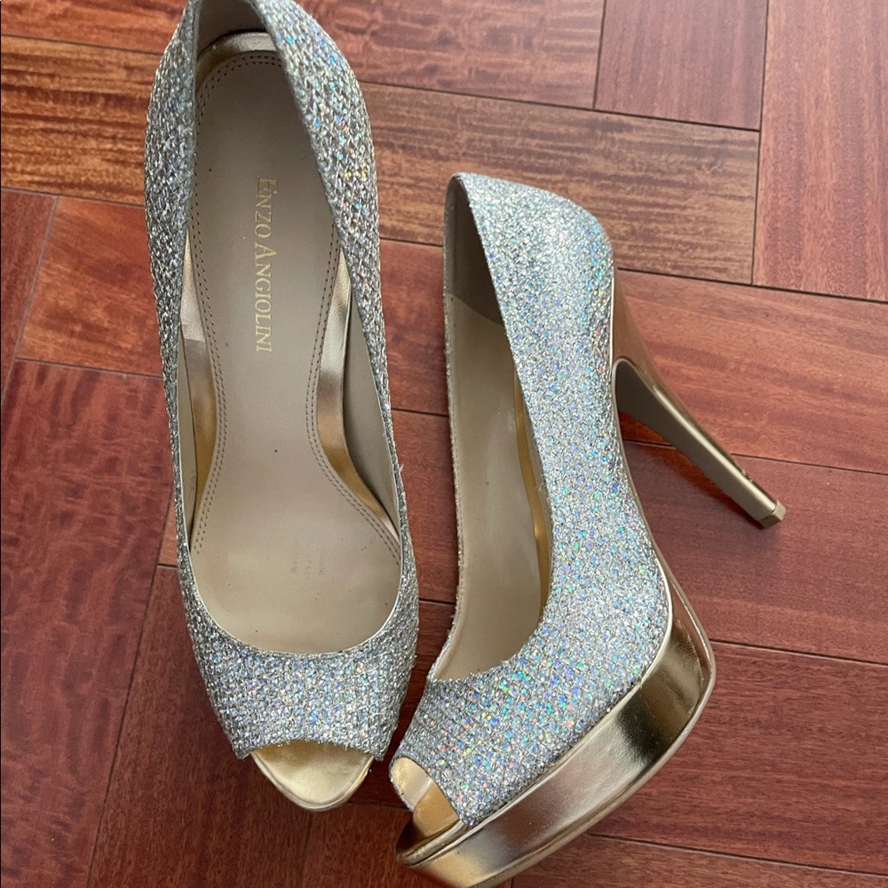 Enzo Angiolini Silver Gold Open Peep Toe Heels 8.5 Formal Wedding - New With Box